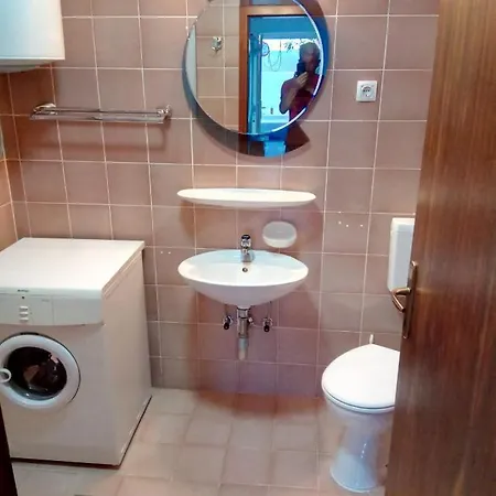 17596a