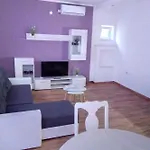 17596a