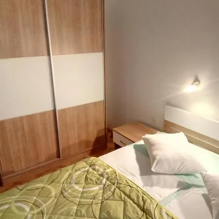 17596a Apartment Novi Vinodolski